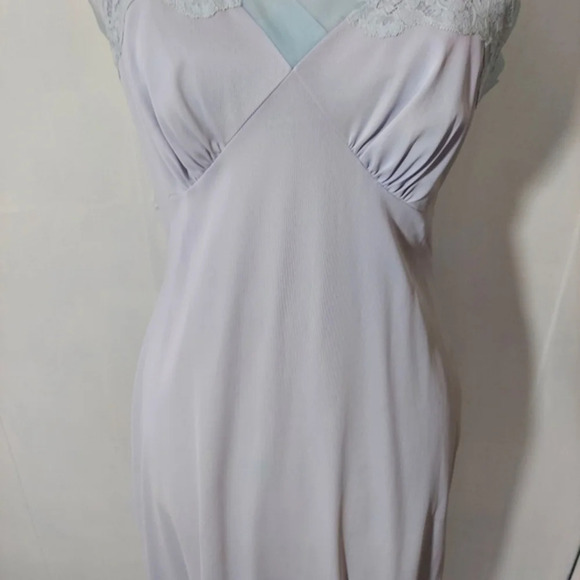 Vintage Baby Blue Kayser Tiny Pleats and Lace Full Slip with Adjustable Shoulder - Picture 3 of 16